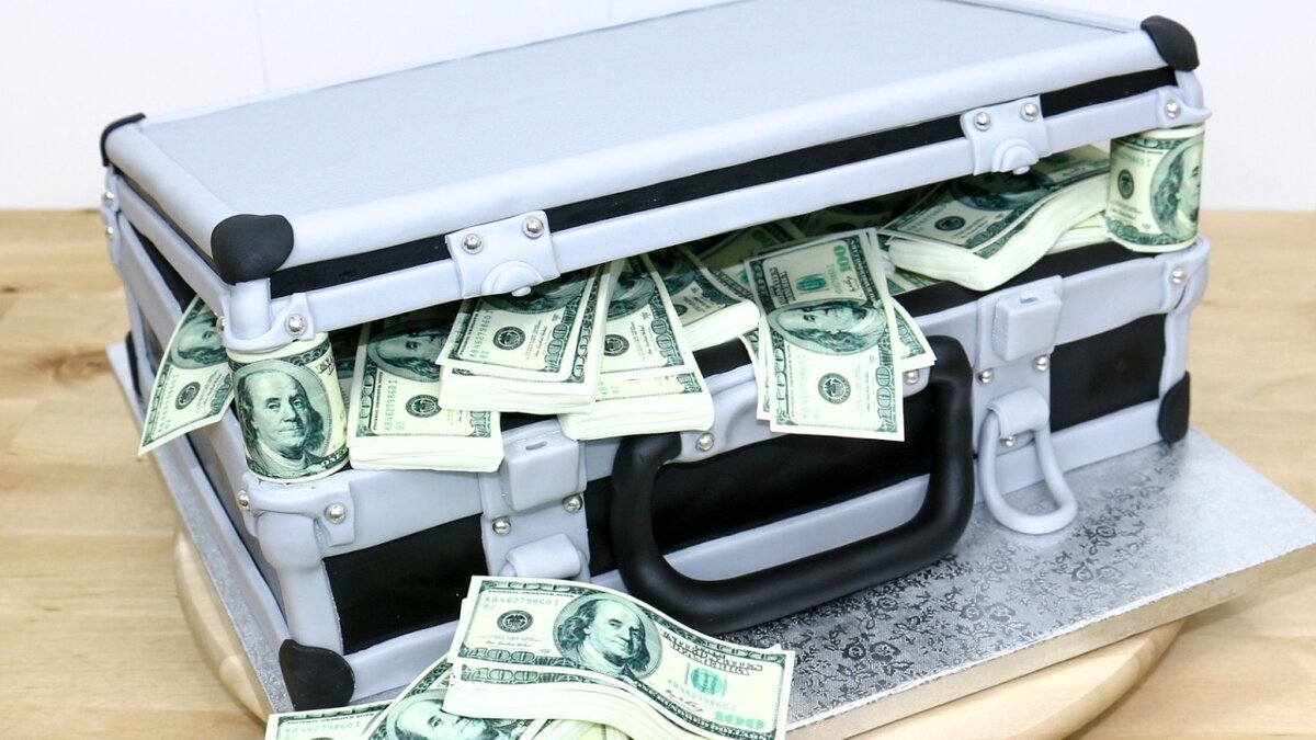 Деньги - вот что правит миром)