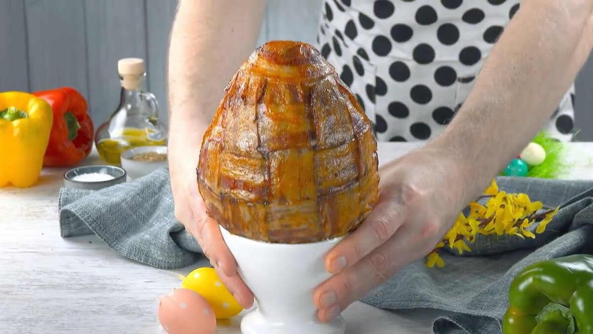 Мясной пирог "Пасхальное яйцо".