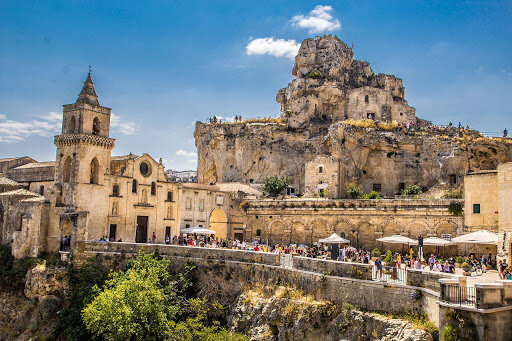 Базиликата (Basilicata) — живописный регион южной части Италии (Italy)