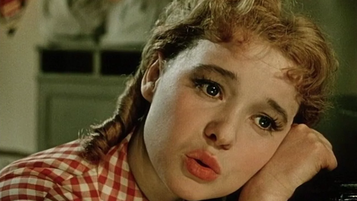 Девушка с гитарой 1958. Девушка с гитарой фильм 1958. Девушка с гитарой (комедия, 1958, реж. Александр Файнциммер). Людмила Гурченко девушка с гитарой. Людмила Гурченко в фильме девушка с гитарой.