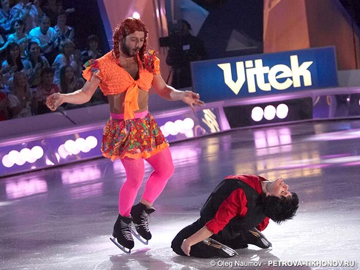 Но Миша прекрасен в любом амплуа)