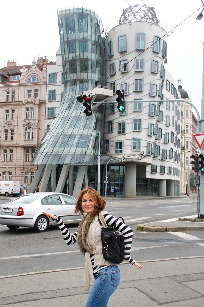 Танцующий дом в Праге