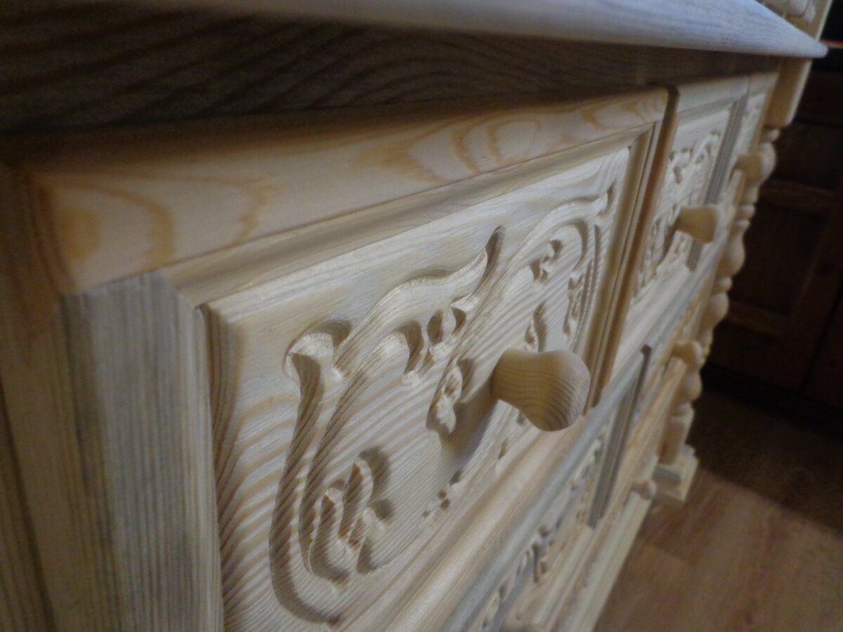 несколько фото мебели в работе