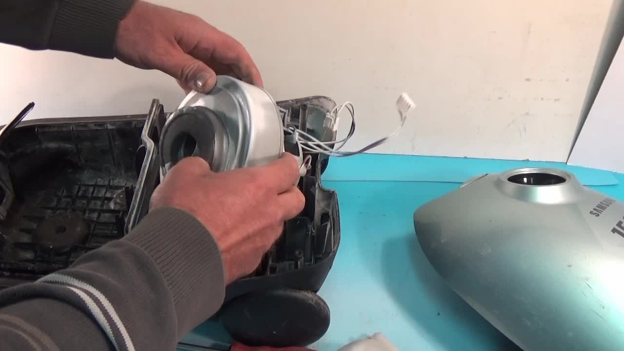 Как разобрать пылесос Самсунг