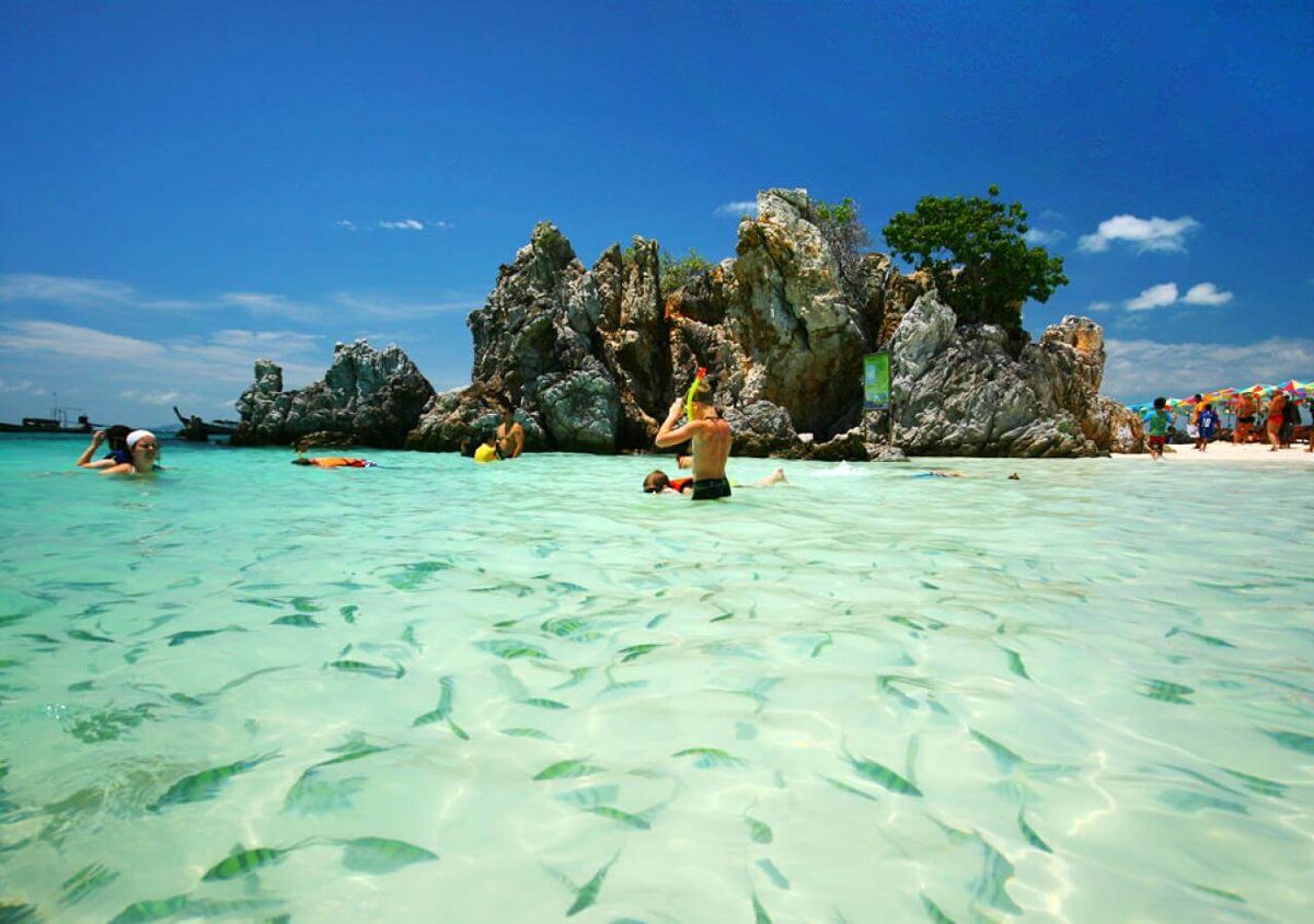 Источник: https://solncetur.org/upload/iblock/9e2/TAILANDPKHUKETIZROSTOVA.jpg