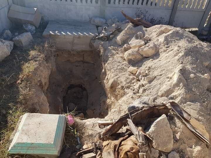 Армяне выкапывают могилы