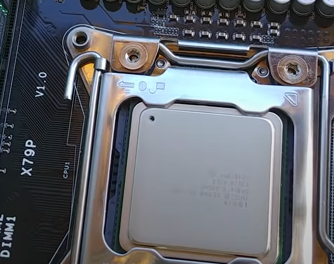 Собственно, вот "камень" на 2011 сокете