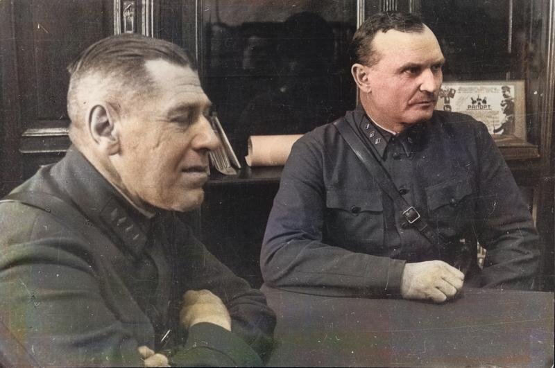 Начальник Генштаба РККА Борис Шапошников и начальник Главного управления формирования и укомплектования войск Красной Армии Ефим Щаденко