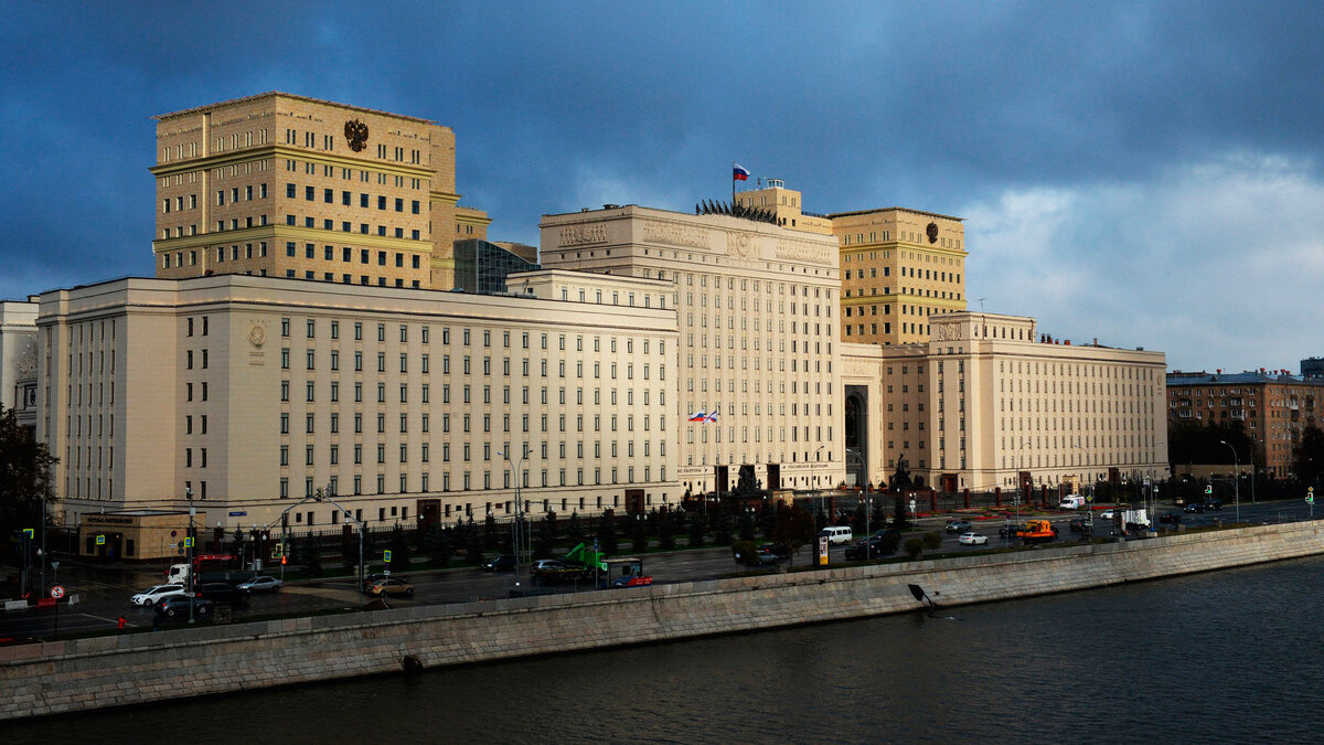 здание генштаба в москве