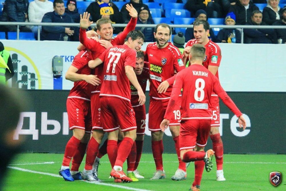 5 декабря часть игроков команды бойкотировала матч 17-го тура РПЛ против Московского Спартака (1:5) из-за задержек по зарплате. 
На игру не вышли Алексей Рыбин, Виталий Шахов, Алексей Грицаенко, Александр Каплиенко, Валерий Чуперка и Михаил Костюков. Их заменили футболисты молодежной команды.

По данным РБ-Спорт, если финансовая ситуация в клубе не исправится, отказаться от выхода на матч с «Рубином» 13 декабря также могут не менее шести футболистов.

Сейчас ситуация усложняется тем, что губернатор Тамбовской области Александр Никитин не выходит с клубом на связь.

На данный момент Тамбов занимает 15-е место в таблице РПЛ, набрав 12 очков в 17 матчах.