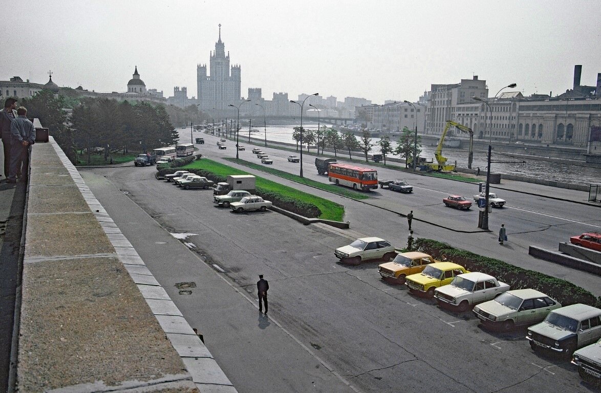 Как выглядит москва в 25 году Мы стали забывать, как выглядела Москва в 90-е. soullaway soullaway Дзен