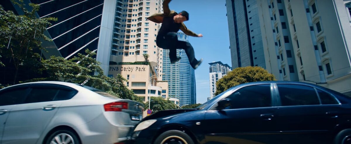 Герои малайских боевиков такие же прыганутые на все ноги, как их китайские собратья. 