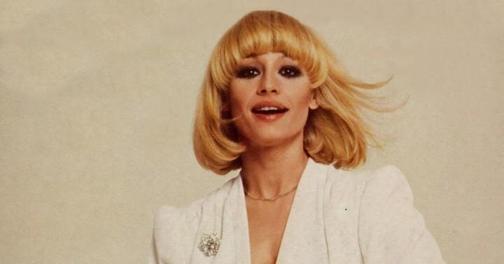 Эта кареглазая блондинка - настоящий человек-праздник и легенда Италии 