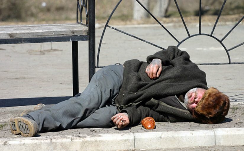 Выглядел он приблизительно так, только одежда была "пожиже"