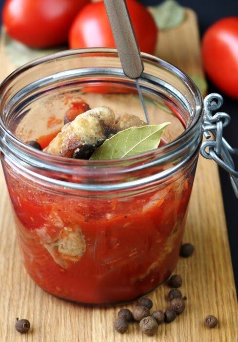 Заливная селедка в томатном соусе в духовке: вкуснее, чем просто заливная рыба