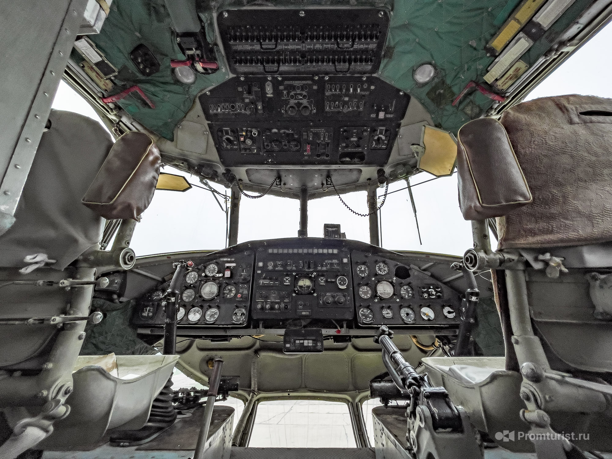 Вертолёт-кран Ми-10K. Показываю, какой он внутри. От кабины лётчиков и до хвостовой балки ???11