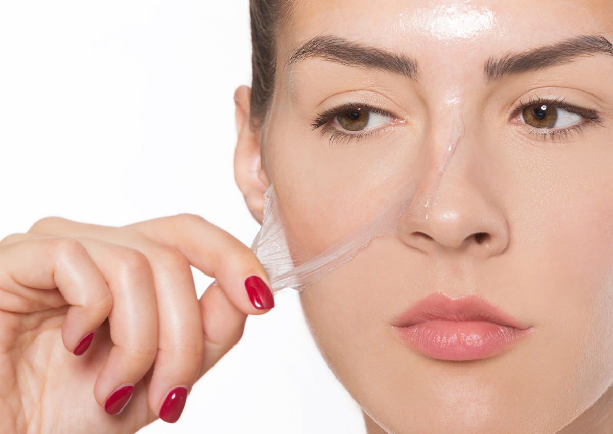 Листайте влево, чтобы посмотреть корейский тонер HISKIN с AHA- и BHA-кислотами и коллагеном