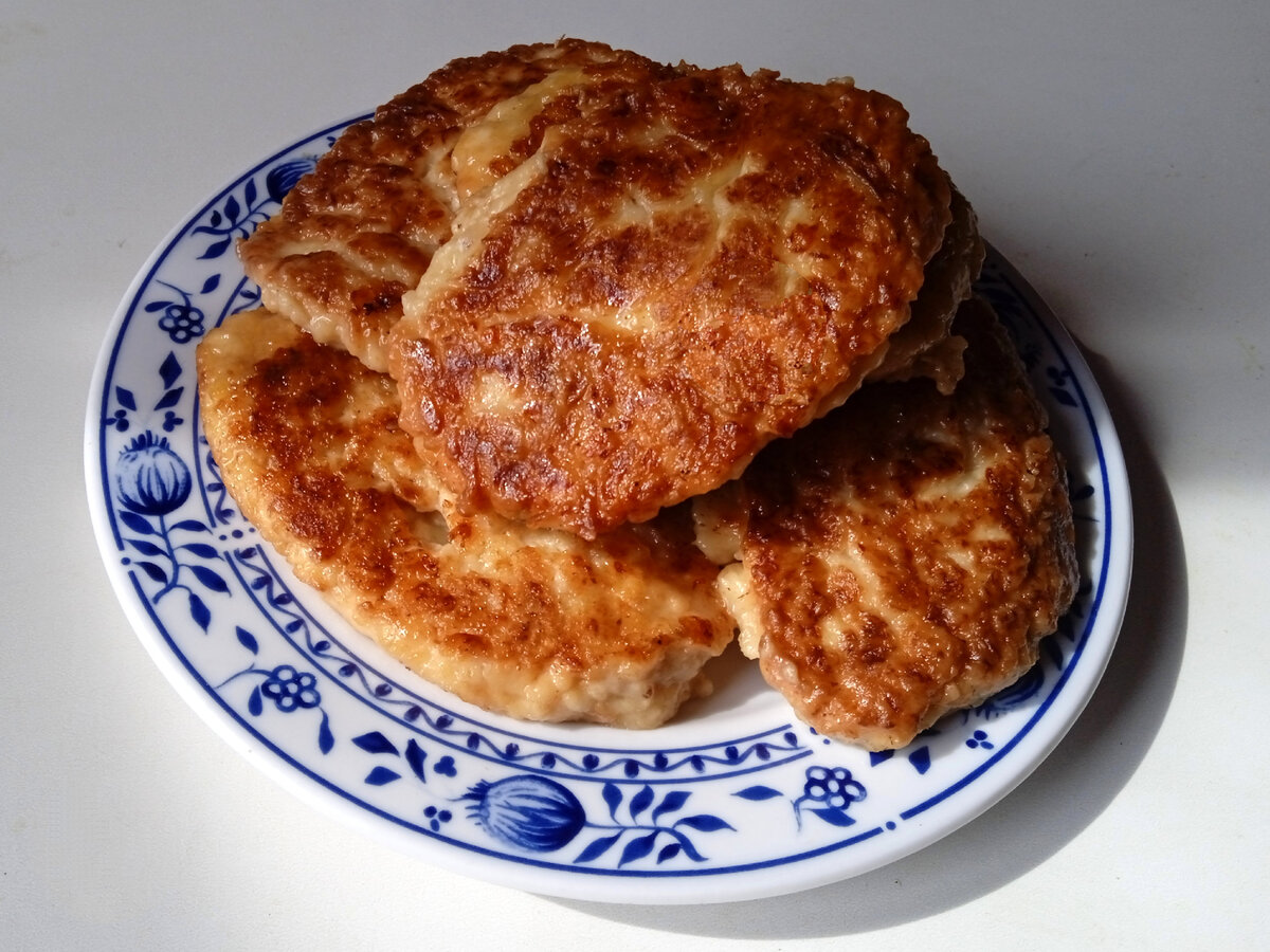 рыбные котлетки. красивые котлеты. добавляют ли соду в котлеты. добавляют ли соду в котлеты. биточки из рыбы.