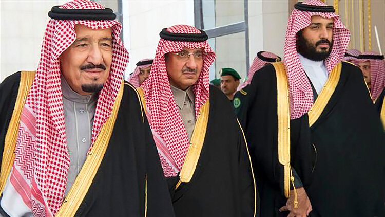Превзойдя даже британских монархов и других азиатских шейхов, Дом Саудов накопил невероятное богатство.-2