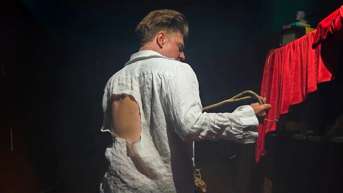 Кадр из тизера к фильму "Брат-3". Актер Оливье Сиу / kg-portal.ru