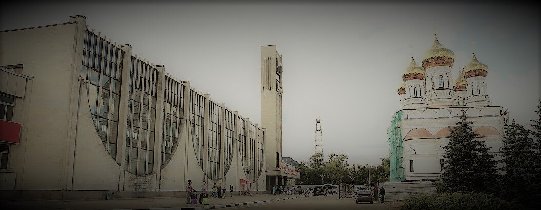 Привокзальная площадь в Твери.