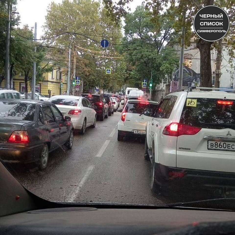     В соцсетях жалуются на дорожную обстановку. Фото: Черный список / ВК