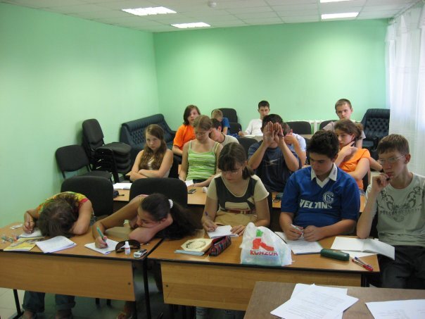 Мы, конечно, тоже болтали, но и учиться успевали, потому что хотели.