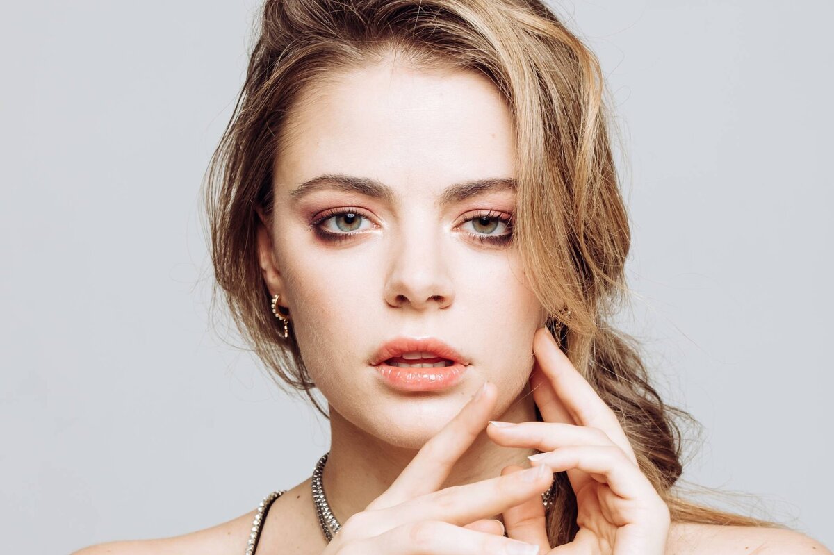     «Я чуть не умерла после бокала шампанского»: Маргарита Аброськина потеряла сознание на съемках с Яглычем