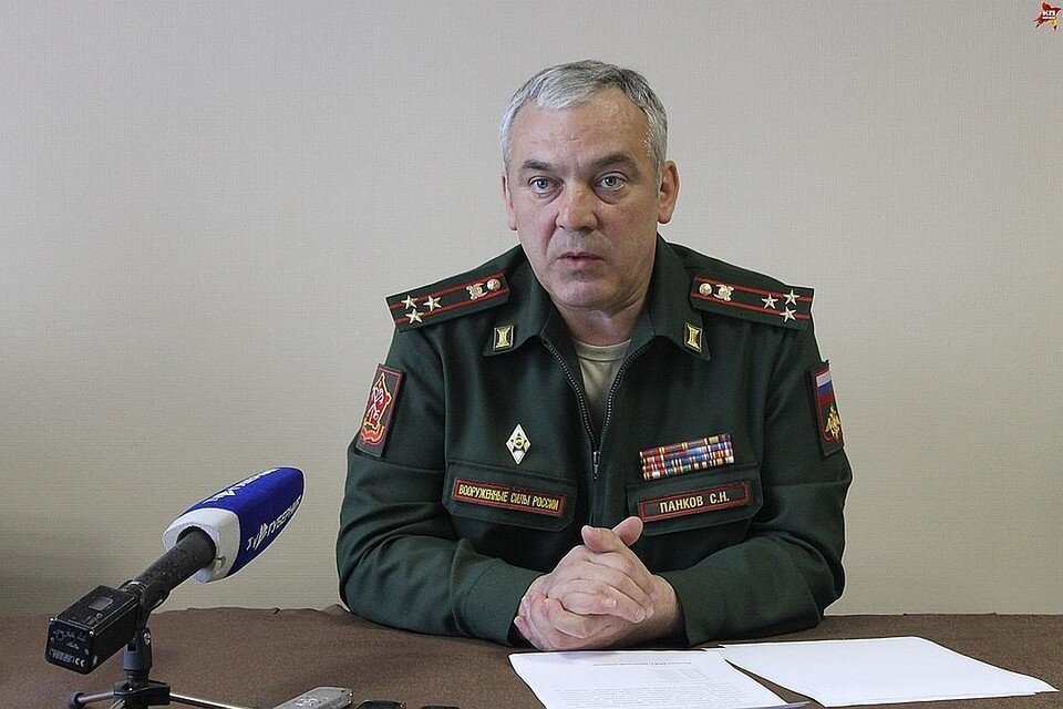     Воронежский военком Сергей Панков ответил на вопросы в прямом эфире  из архива «КП»