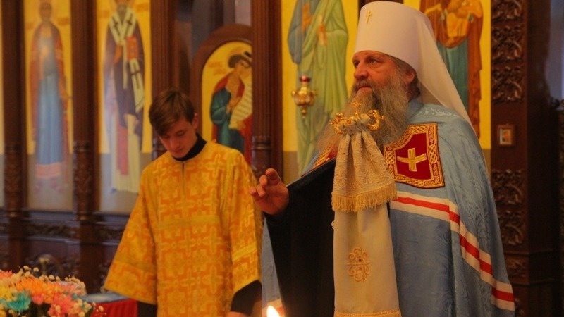     Горожане, члены семей, которые попали вод частичную мобилизацию, стали чаще посещать церкви и храмы. Особый рост популярности отмечается на услуги венчания.