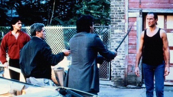 В качестве каскадёров для битья Сигал пригласил своих учеников из Додзё