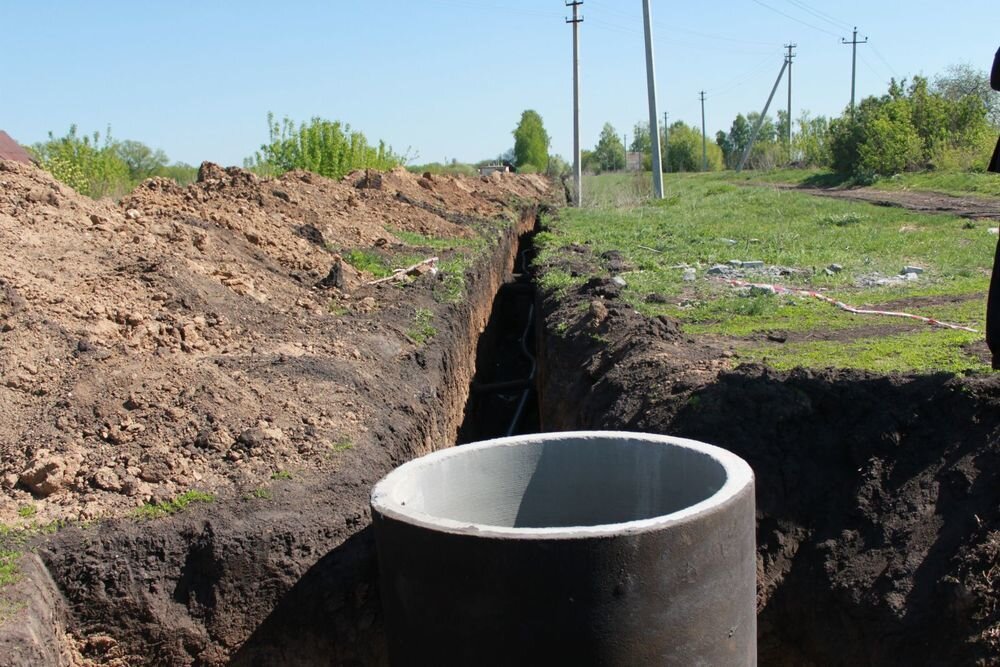 Копка траншей под водопровод, цена в Барнауле от компании Алтайский Уют