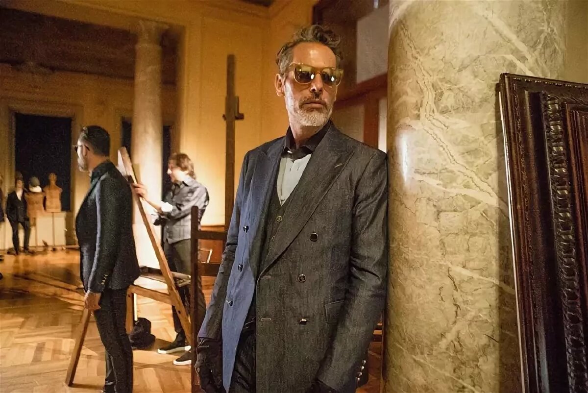 При этом, они обставляют все таким образом, словно все эти знания их, все было элементарно и очевидно. Это создает имидж