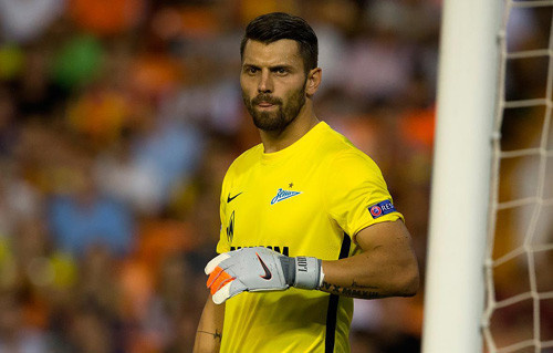 Тогда основа Зенита и 2 вратарь сборной  /  Сейчас запасной Олимпиакоса