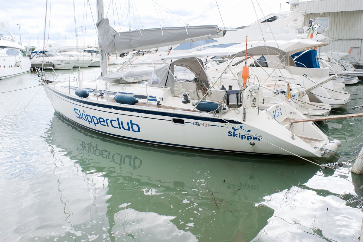 Левый борт яхты