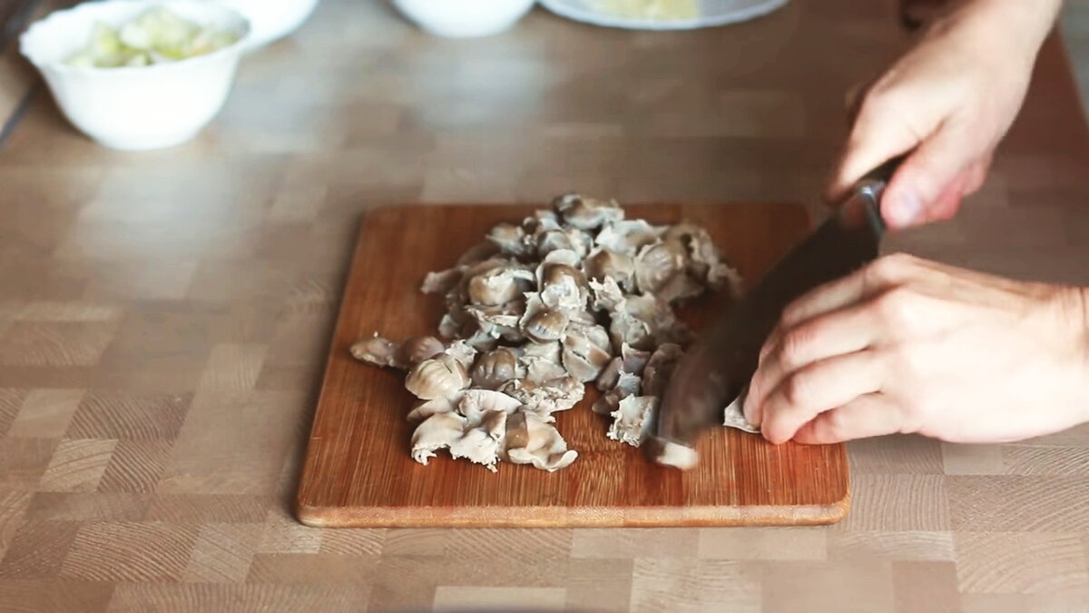 Куриные желудочки с молодой картошкой. Простой бюджетный рецепт |  IrinaCooking | Дзен