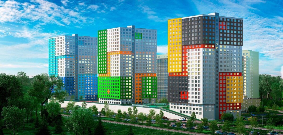 Здесь строят целые кварталы жилья класса «комфорт» и «эконом», одновременно возводятся торговые центры, школы и детсады.  