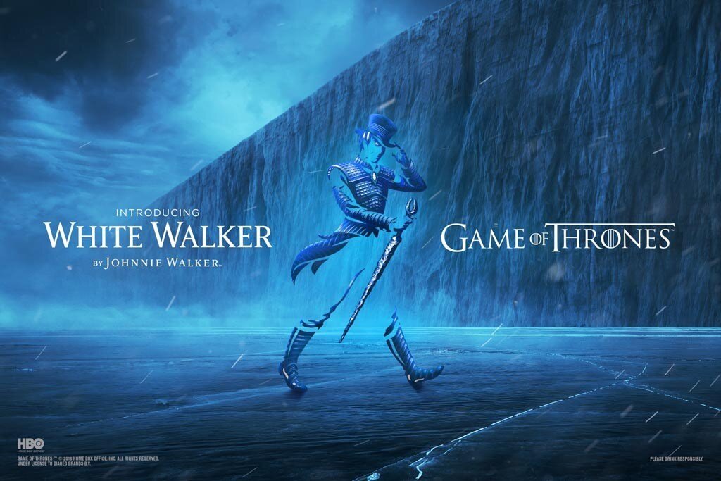 Спустя полгода и в России состоялась презентация нового купажа White Walker (Белый Ходок), ставшего результатом коллаборации  шотландского бренда Johnnie Walker и канала HBO c его замечательным сериалом «Игра Престолов». Создатели вдохновлялись самыми 
таинственными персонажами фэнтези. Лимитированная серия будет интересна не только любителям виски, но и фанатам телесериала.

White Walker by Johnnie Walker – новый купаж создан специально для лимитированного выпуска. Для разработки Johnnie Walker 
пригласили специалиста по виски Джорджа Харпера. В основе солодовой части лежат спирты Cardhu и Clynelish (Clynelish – одна из 
самых северных винокурен в Шотландии). «WhiteWalker пережил долгую шотландскую зиму, похожую на те, с которыми справлялся 
ночной дозор, защищая стену в "Игре престолов". Идеальное место для создания особенного продукта», — говорит эксперт.

Исключительно мягкий скотч создан для того, чтобы понравиться как широкому кругу любителей категории, так и тем, кто не часто 
пьет виски. В отличие от большинства блендов Johnnie Walker, у White Walker отсутствует дымный вкус. Крепость составляет 41,7%  
и эта цифра не случайна: она является прямой отсылкой к сюжету сериала, в котором идет борьба за 1 Железный трон и 7 королевств 
Вестероса.

Дизайн лимитированной коллекции вдохновлен первым эпизодом — «Зима близко» — и выполнен в бело-синей гамме, олицетворяющей лёд 
и снежные просторы. При охлаждении в холодильнике рисунок на бутылке начинает светиться за счет специального чувствительного к 
низким температурам покрытия бутылки: глаза Джонни Уокера становятся ярко-голубыми, как у Белых ходоков, а на стекле 
проявляется надпись Winter is Here.

White Walker by Johnnie Walker— идеальный напиток, которым можно насладиться за просмотром последнего сезона (да и любого 
другого) легендарного сериала «Игра Престолов». 

Johnnie Walker имеет почти 200-летнюю историю, является символом успеха, движения вперед, не боится экспериментировать и 
пробовать новое в своих проектах. Мастерство, выработанное десятилетиями, позволяют создавать новое и никогда не 
останавливаться на достигнутом. Вобрав в себя традиции вкуса из разных регионов Шотландии, Johnnie Walker является настоящей 
мировой легендой. История компании началась в шотландском городе Килмарнок, в бакалейной лавке, где молодой Джон Уокер начал 
производство купажированного чая и продажу виски. Вскоре купажирование виски было выведено на новый уровень и стало основной 
частью семейного бизнеса, благодаря соединению зерновых и односолодовых сортов виски был создавался купаж постоянного качества 
и вкуса.