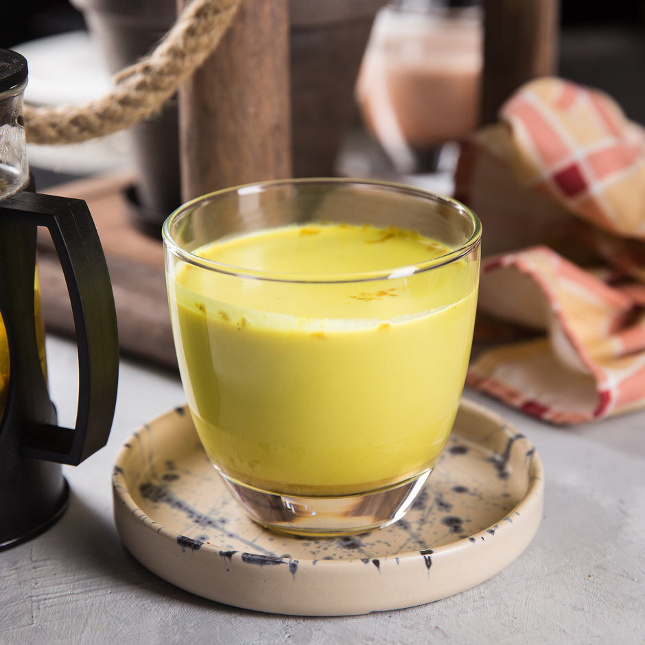 молоко, куркума