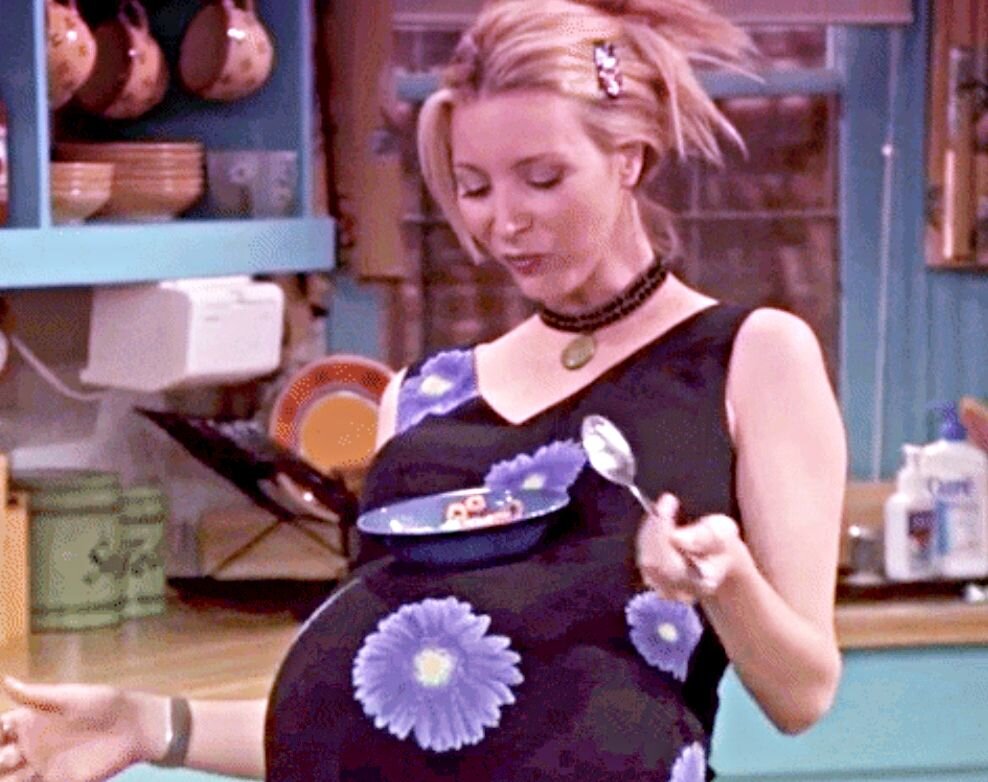 Кадр из сериала "Друзья". Фиби явно удобно ))