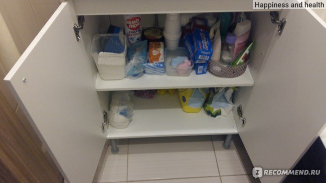 Собрали очередной икеевский конструктор минут за 30. И столько же муж устанавливал вместе с выпилами под трубы, они у нас не утоплены в стену.