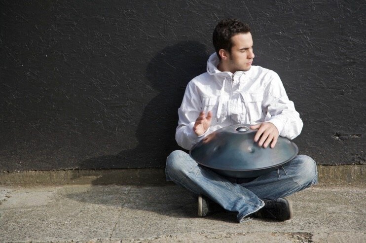 Ману Делаго и Ханг