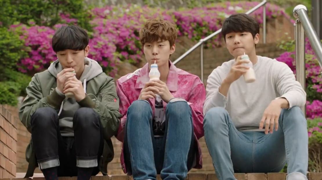 Кадры из дорамы "Шоумен" (18 серий по 60 минут)