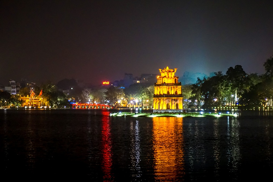 Ханой город какой. Вьетнам город Ханой. Hanoi City Вьетнам. Ханой столица Вьетнама фото. Вьетнам ночью Ханой.