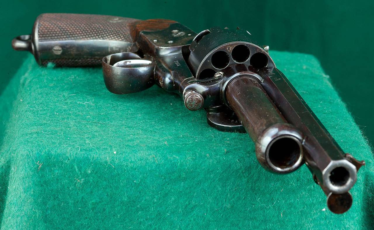револьвер Le Mat , фото из Сети