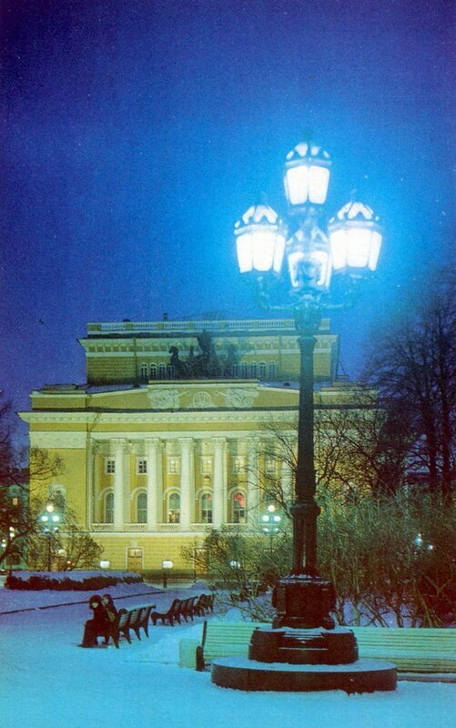 Фонари на площади Островского. 1873 г. Архитектор Д.Гримм Фото Б.Черемисина