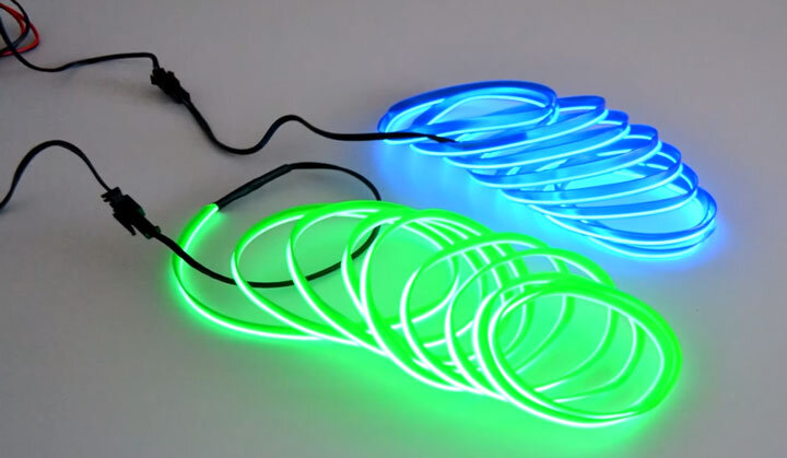 Декоративная подсветка плинтуса светодиодной или люминесцентной лентой с датчиком света и движения