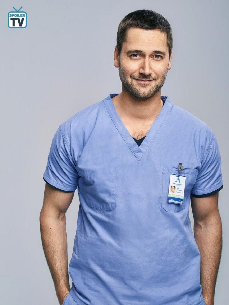 Райан Эгголд в роли главного врача больницы Макса Гудвина