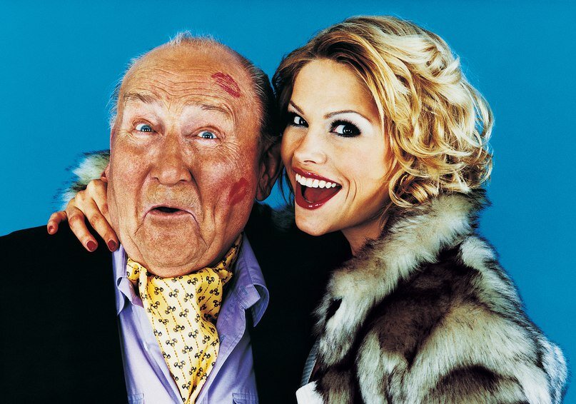 Из санатория муж привёз новую, более молодую невесту, а с пожилой женой развёлся.  