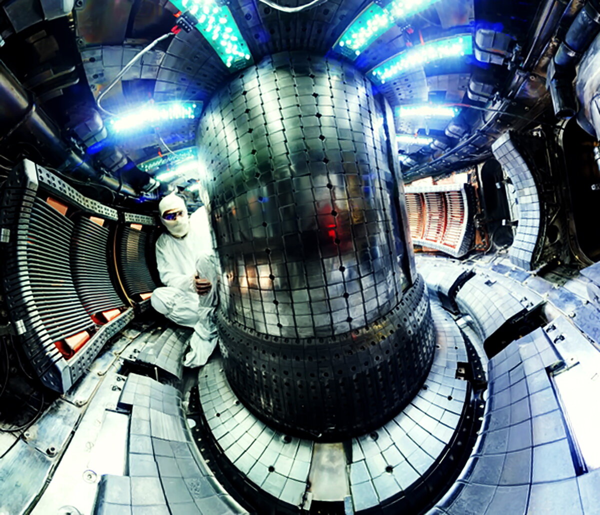 Именно Гелий-3 является отличной и реальной альтернативой источника энергии. И именно для этих целей этот уникальный источник энергии подходит как нельзя лучше.